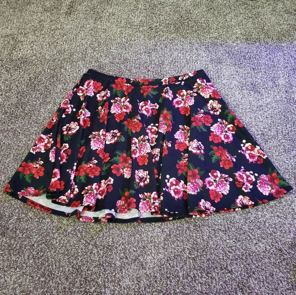 Deb 1XL Floral Skirt